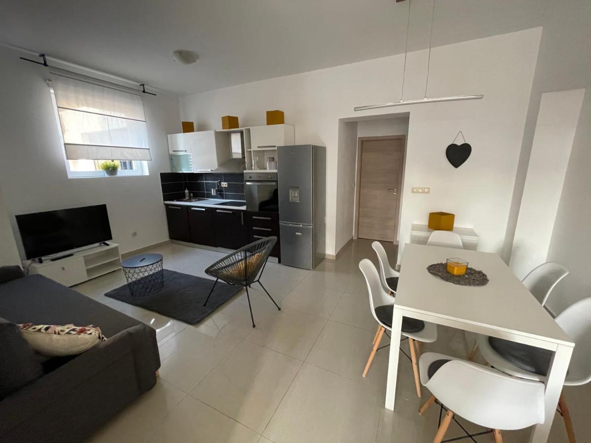 Apartments Luce Trogir Exterior photo